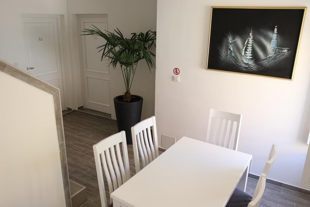 Centar Vodice Apartmani الغرفة الصورة