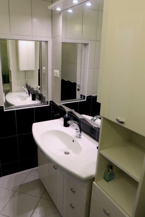 Centar Vodice Apartmani الغرفة الصورة
